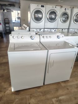 GE top load washer Electric 220v dryer súper capacity In Excellent Working Condition