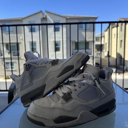 Jordan 4 White Oreo Size 8.5 Men’s Size 10 Women’s *PRICE STATES THE OBVIOUS*