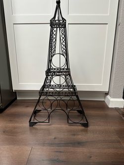 Eiffel Tower wine bottle holder