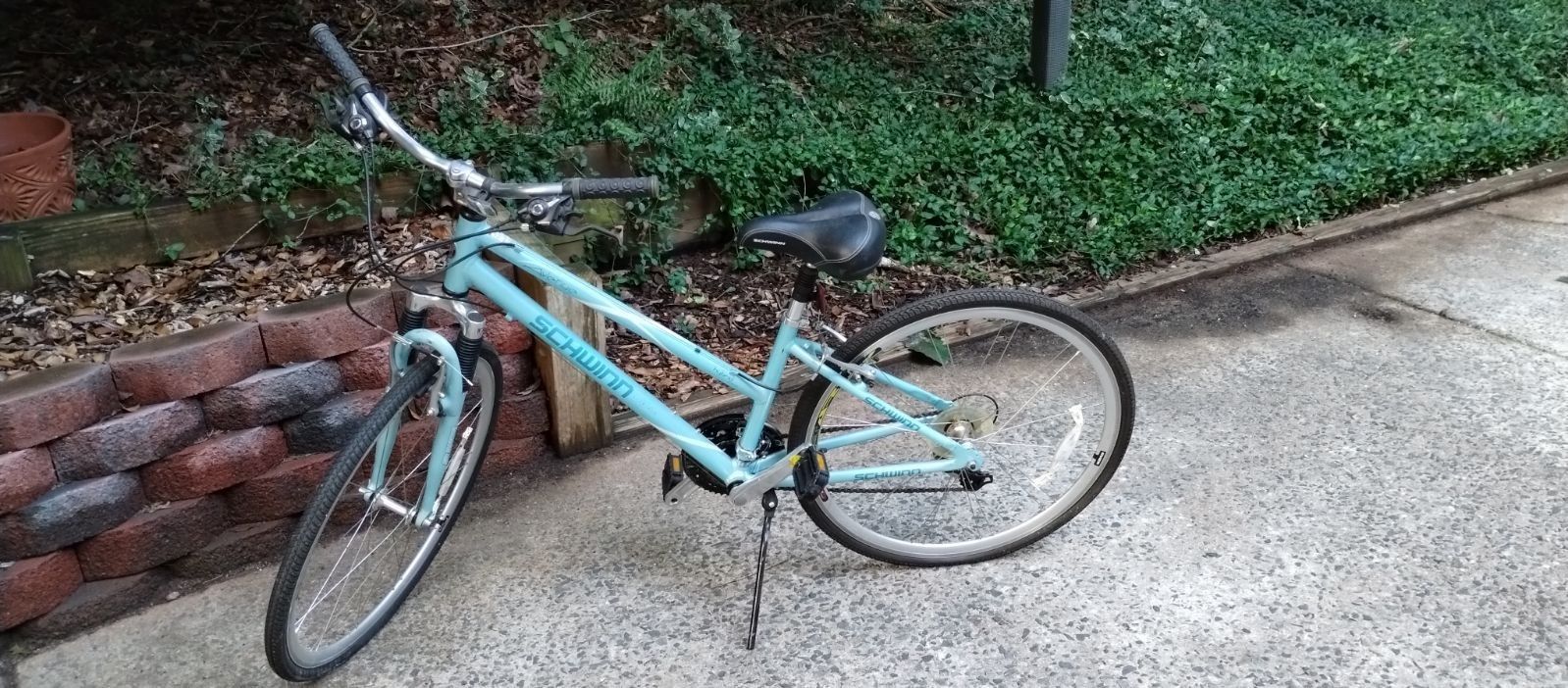 Women's Schwinn Hybrid Bike
