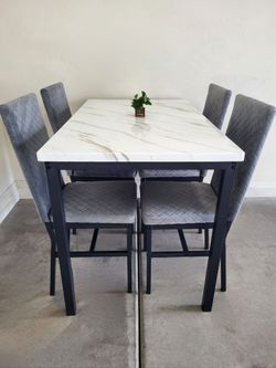 Table 4 Chairs Excellent Condition
