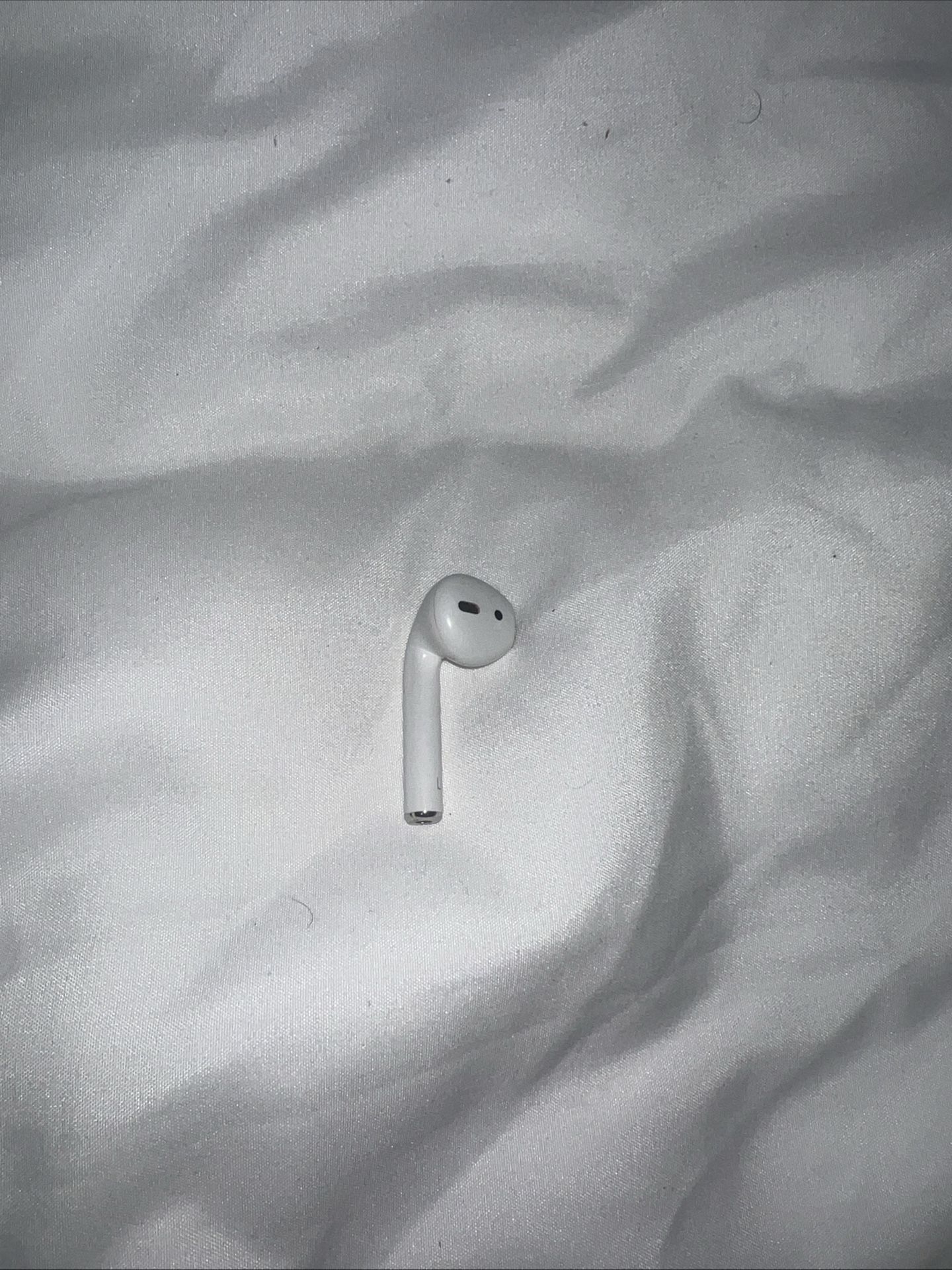 apple airpod 2nd gen LEFT ear only 