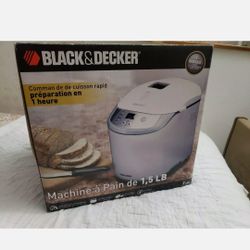 Black & Decker Bread Maker 1.5lb Capacity BK1015W