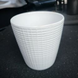 Ceramic pottery