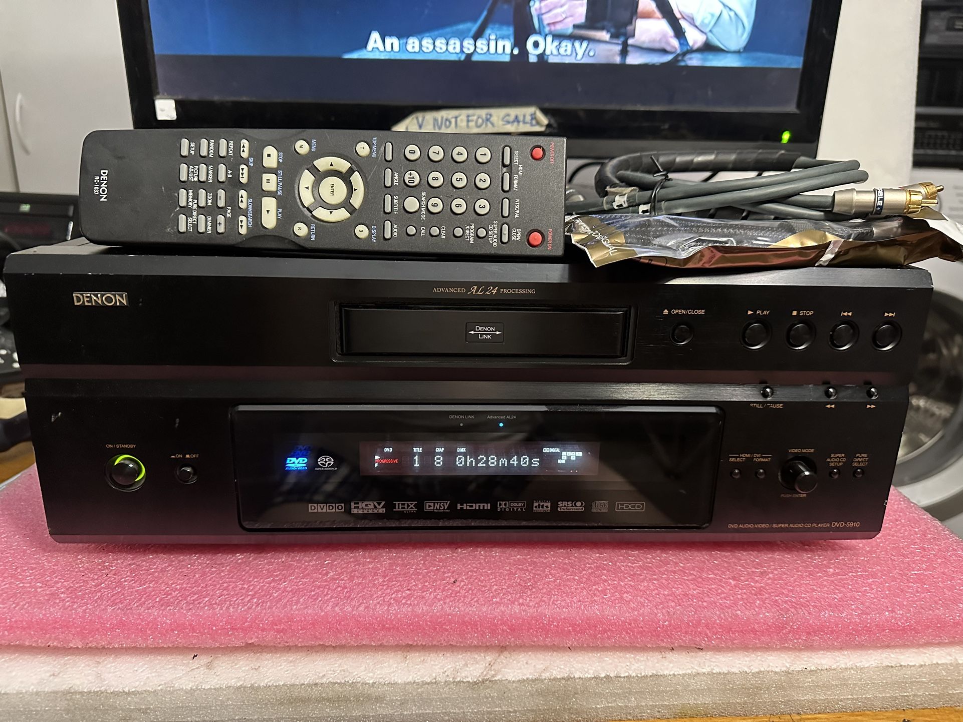 HI-END DENON DVD-5910 Reference universal DVD/CD/SACD/DVD-Audio player. MSRP: $3,500 USA .