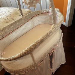 Baby bassinet $25