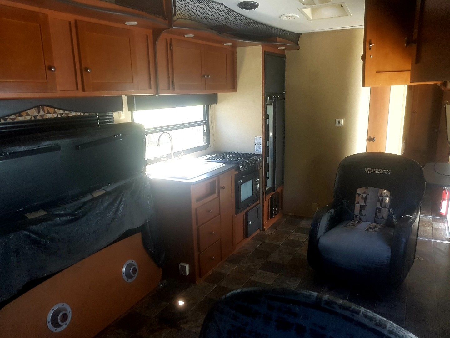 2013 Rubicon toy hauler travel trailer 29 ft nonsmoker no pets for Sale