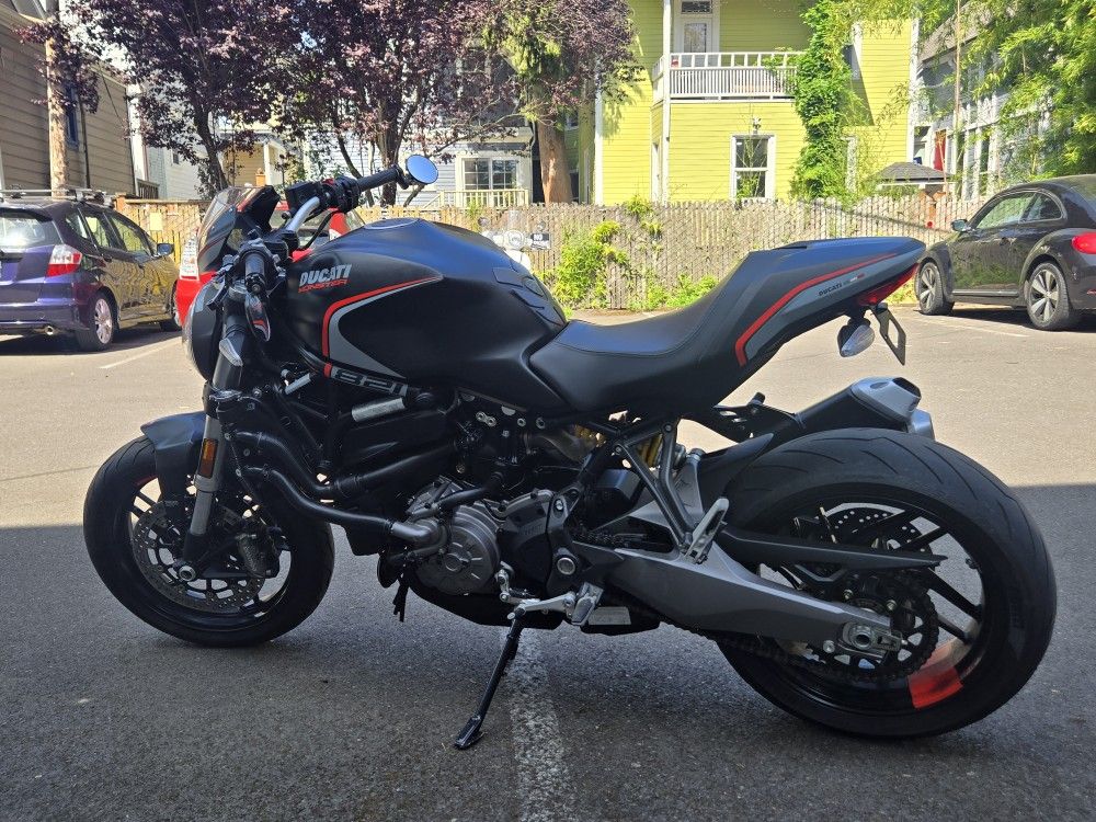 2019 ducati monster 821