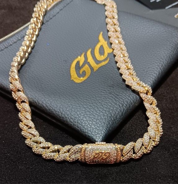 GLD Brand "Iced out" Cuban Necklace (8.5mm, 22in chain)