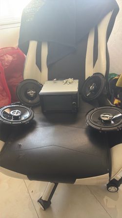 Radio and side speakers