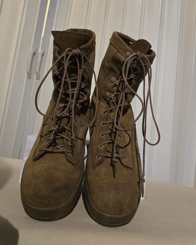 U.S. G.I. Waterproof GoreTex Desert Combat Boots