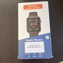 Preowned Apple Watch S5