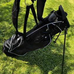 Like-New Golf Stand Bag – Premium Quality – Lightweight & Easy to Carry
