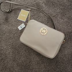 BRAND NEW MICHAEL KORS PURSE 