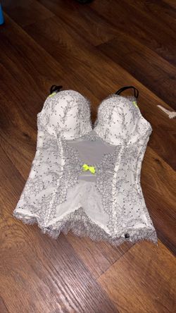 34d victoria secret