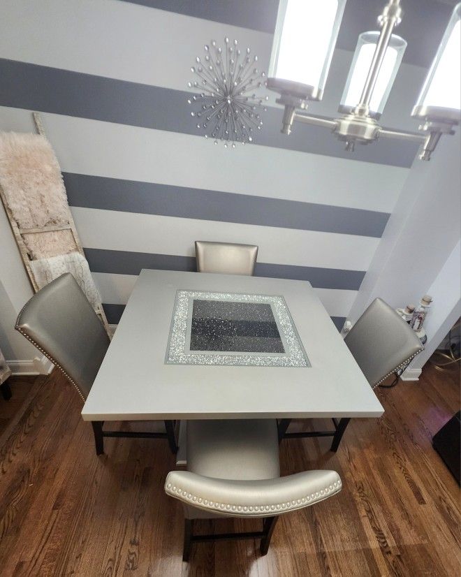 Rhinestone Black & Grey Table With Chairs