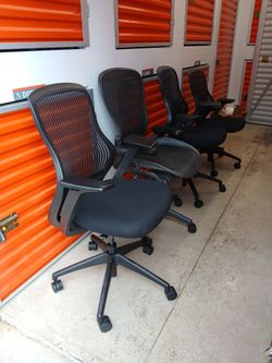 ** KNOLL REGENERATION OFFICE CHAIRS
