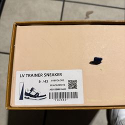 LV Trainers Size 10 