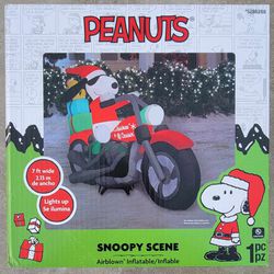 Peanuts 4.5-ft Lighted Peanuts Worldwide SNOOPY Christmas Inflatable - New Not Opened 
