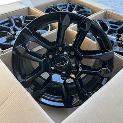 New Chevy Silverado Rims 18” OEM Factory Wheels Rines New Gloss Black Powder Coated ( Exchange Available )( Cambio Disponible ) Chevy GMC Trucks SUVs 