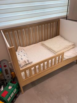 Convertible Crib - Pottery Barn  with mattress