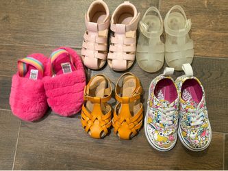 Toddler shoes size 6-7