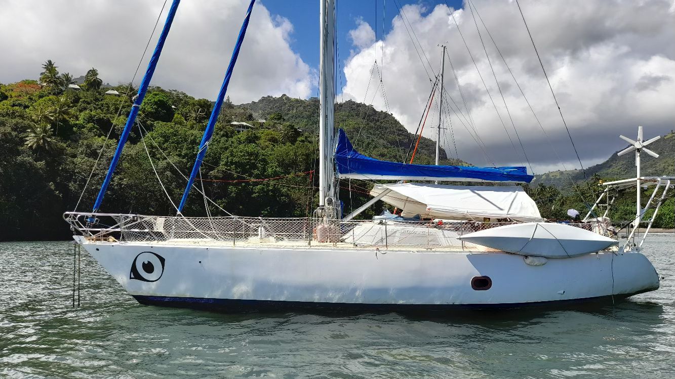 43’ Sailboat For Sale!