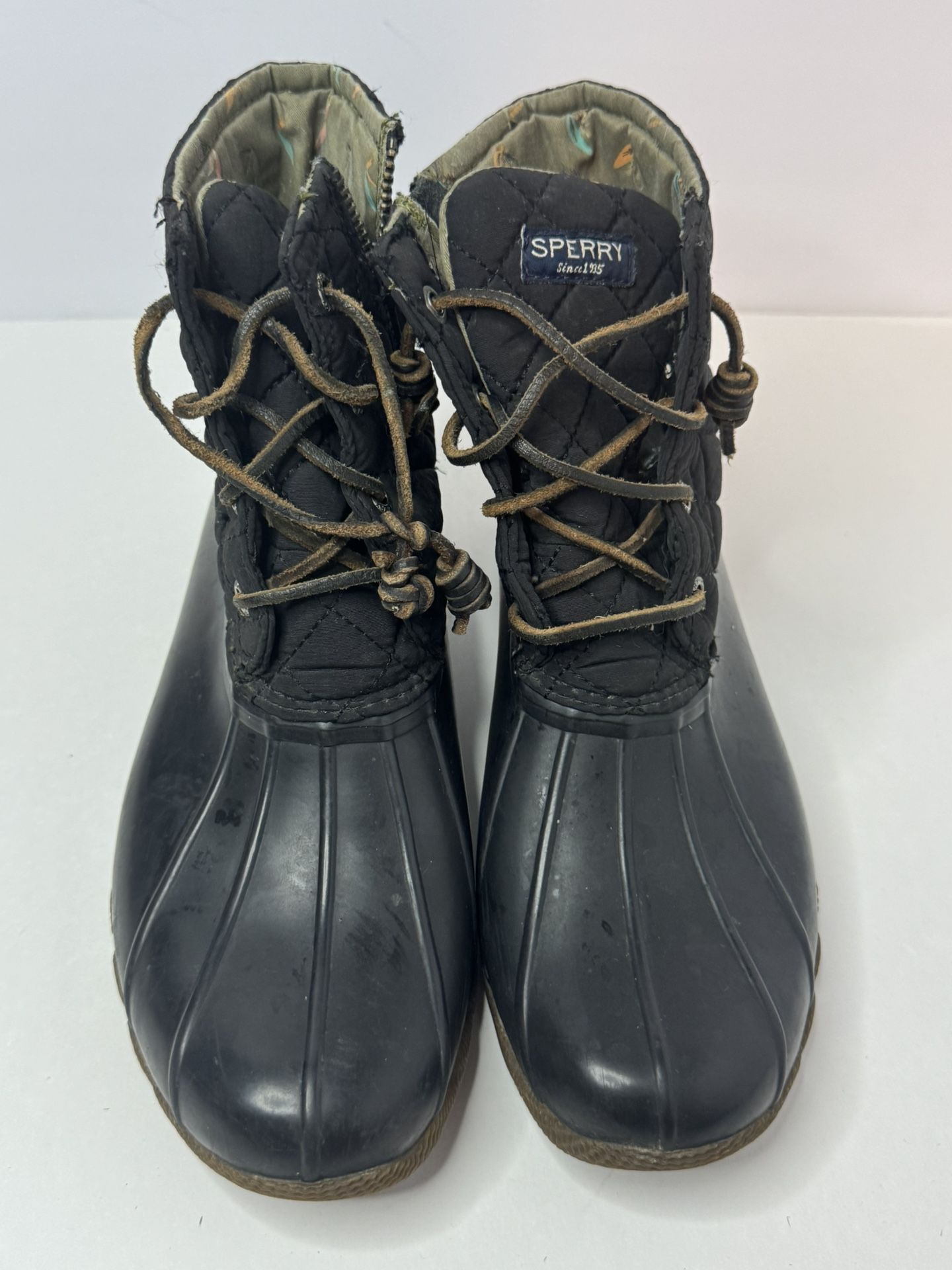 Sperry Saltwater Black Quilted Lace Up Boots Size 7.5