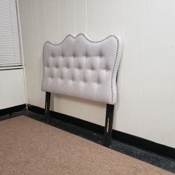 Twin size headboard - can DELIVER almost anywhere for $20 extra - please see all photos and read everything 🙂