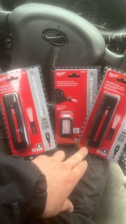 Milwaukee Rechargeable Lights – Lot of 3