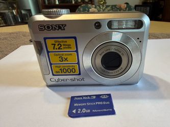 Sony Cyber-Shot DSC-S650 7.2MP Digital Camera Silver 3x Optical Zoom