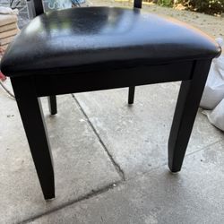 East West Furniture BLK Leather Chair 