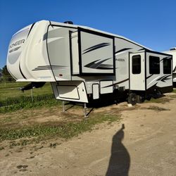 2019  Pioneer PI251 Fifth Wheel