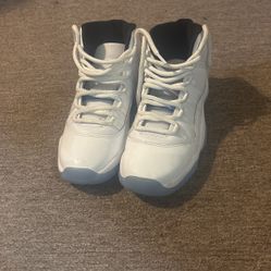 Jordan 11 White Size 6.5 U