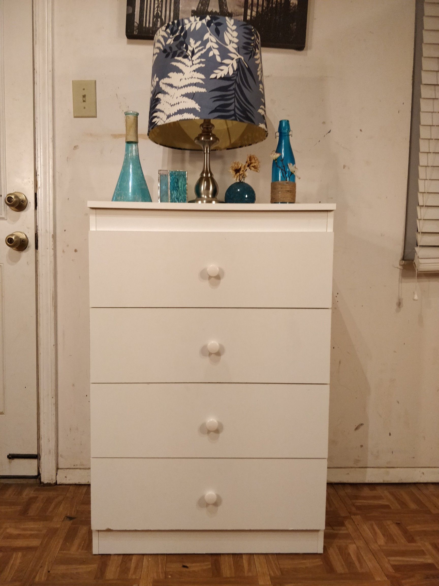 Nice white chest dresser/TV stand in good condition, pet free smoke free, all drawers working well. L25.5"*W13.5"*H38.5"