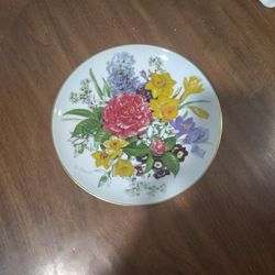 HUTSCHENREUTHER  1987 Plato Decorativo $10