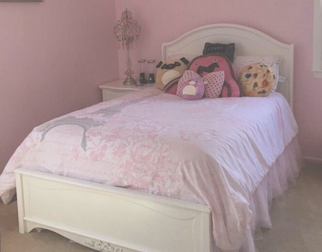 White double/full bed set and matching dresser