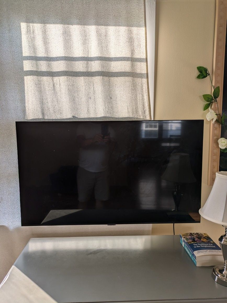 43 Inches Sannsung  Smart Tv