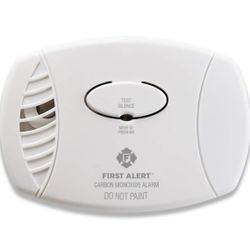 First Alert CO400 Carbon Monoxide (CO) Detector, Battery Operated Alarm, 1-Pack