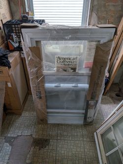 BRAND NEW American Craftsman Double Hung Window (28x46)