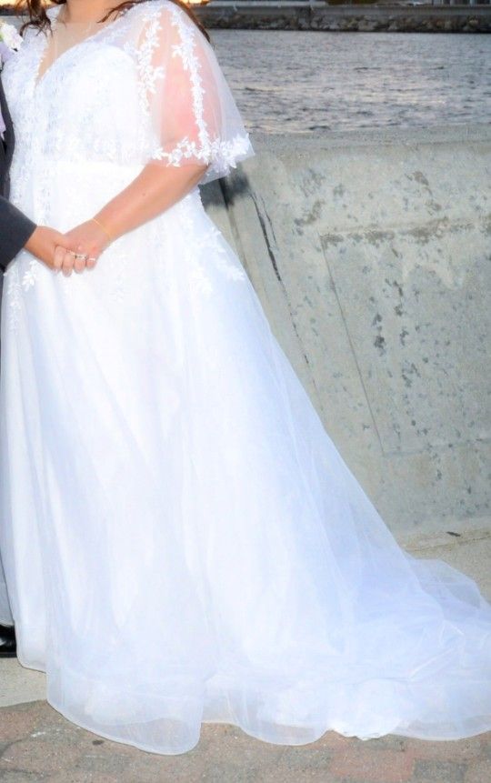 Plus Size Long Lace Wedding Dress
