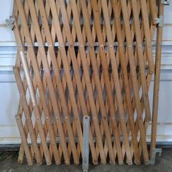 Expandable Gate