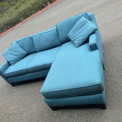 Macys Sectional Couch Sofa (Free Delivery)🚚