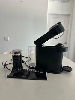 Nespresso Vertuo Coffee & Espresso Machine + New Aeroccino Frother