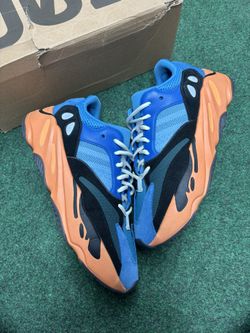 YEEZY 700 BRIGHT BLUE SIZE 11.5