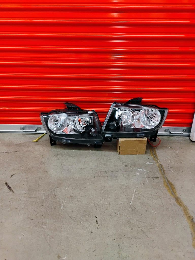 Headlights for Jeep Grand Cherokee 2011_2013