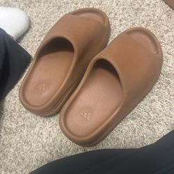 Yeezy Slide 