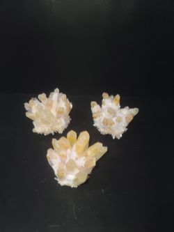 Natural yellow phantoms crystal clusters 
Set of three