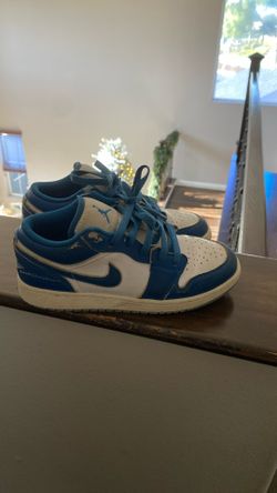 Boy, tennis shoes