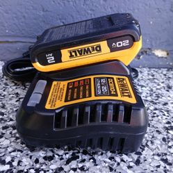 BATTERY AND CHARGER DEWALT 